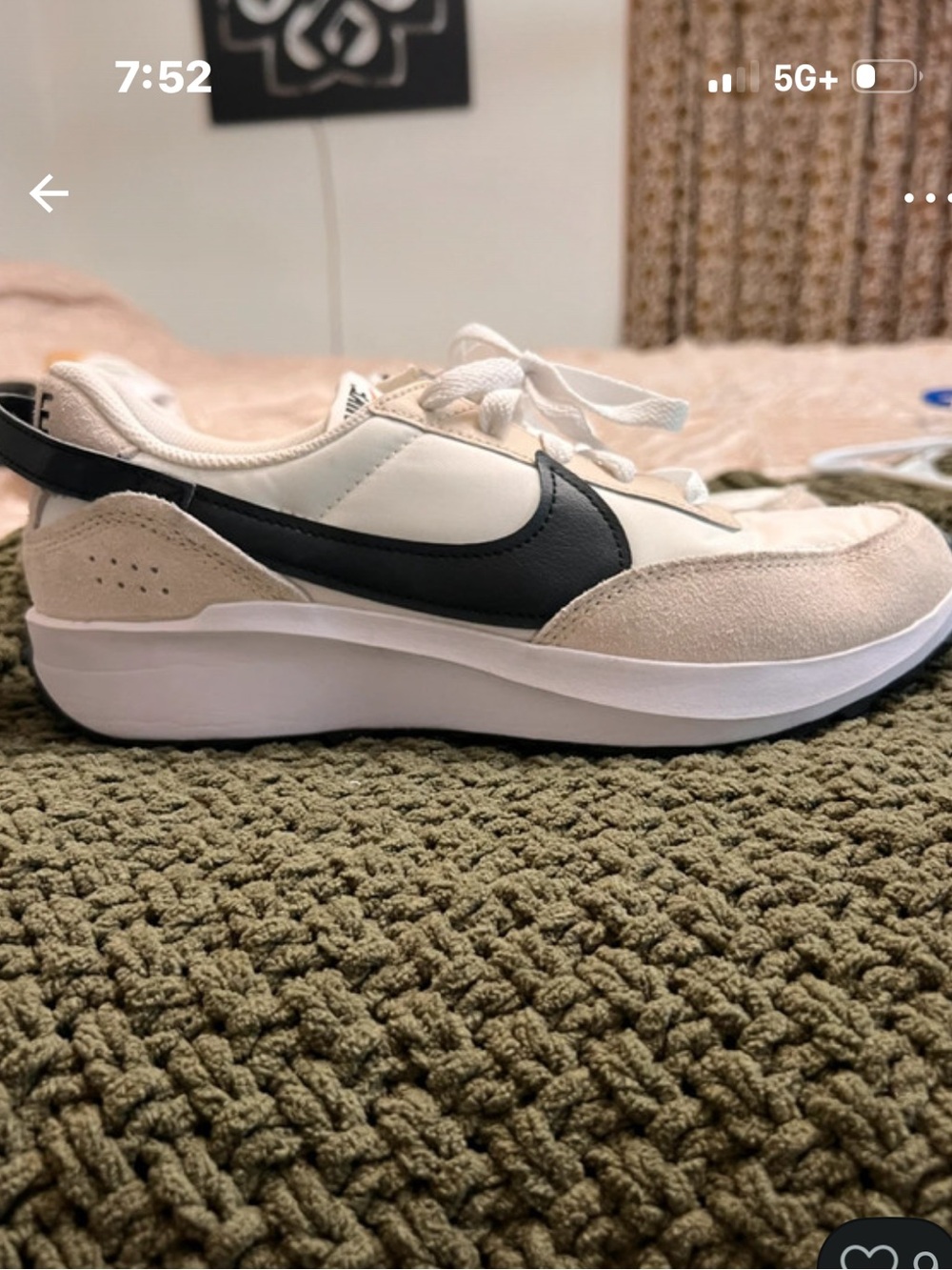 Nike Waffle Debut size 9 women Cream & Black Retro Runner Sneaker